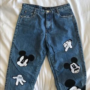 Embroidered High-waisted Jeans